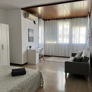 Hostal Privada En Piso Compartido Lepanto, Barcelona